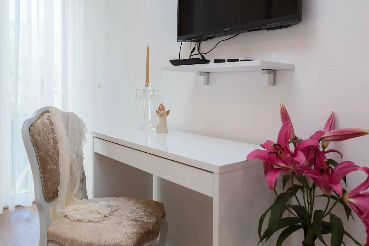 Apartment Amoretta With Parking Split