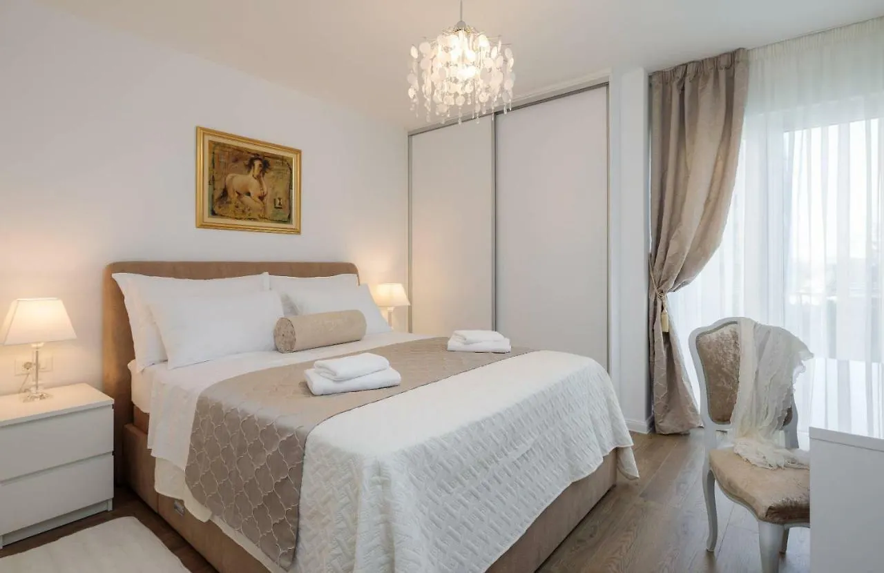 Apartment Amoretta With Parking Split
