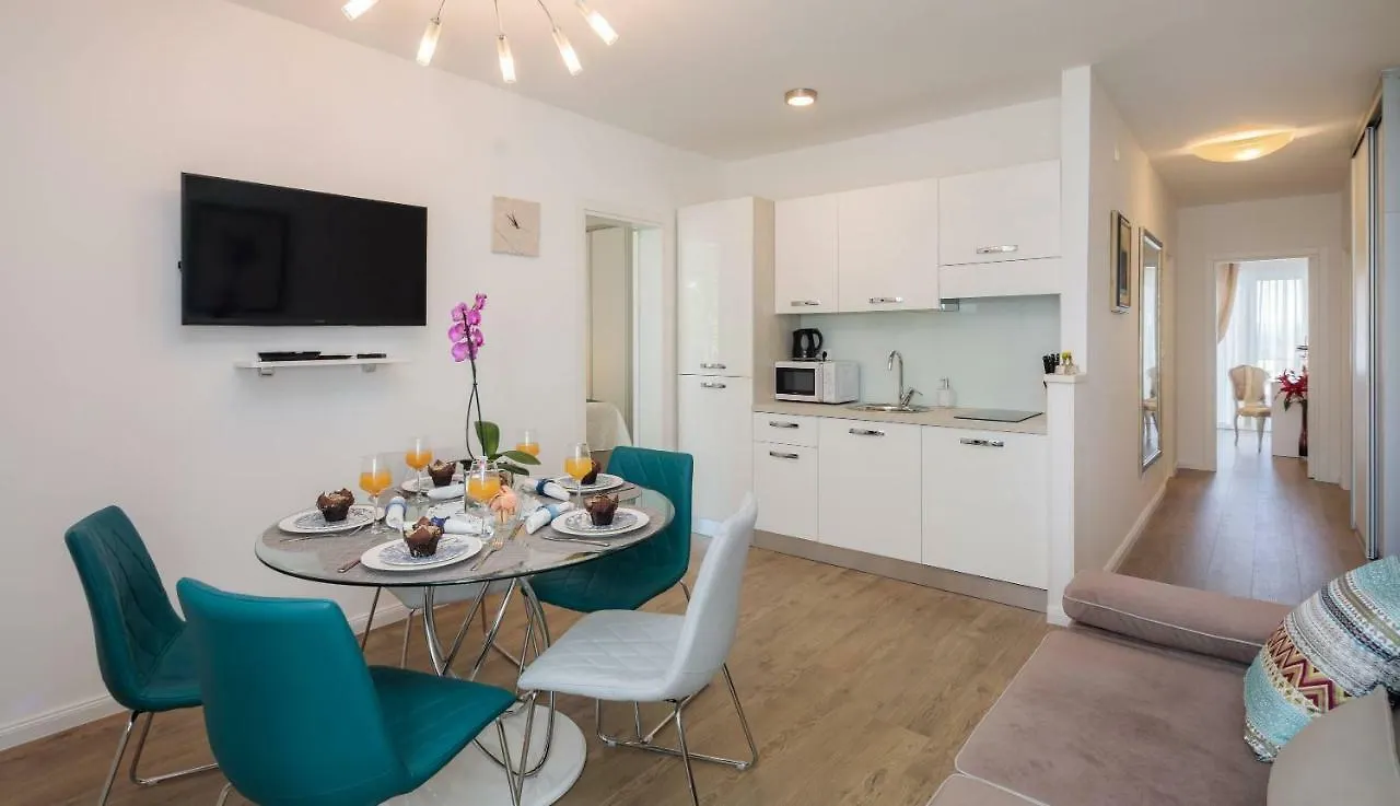 ספליט Apartment Amoretta With Parking