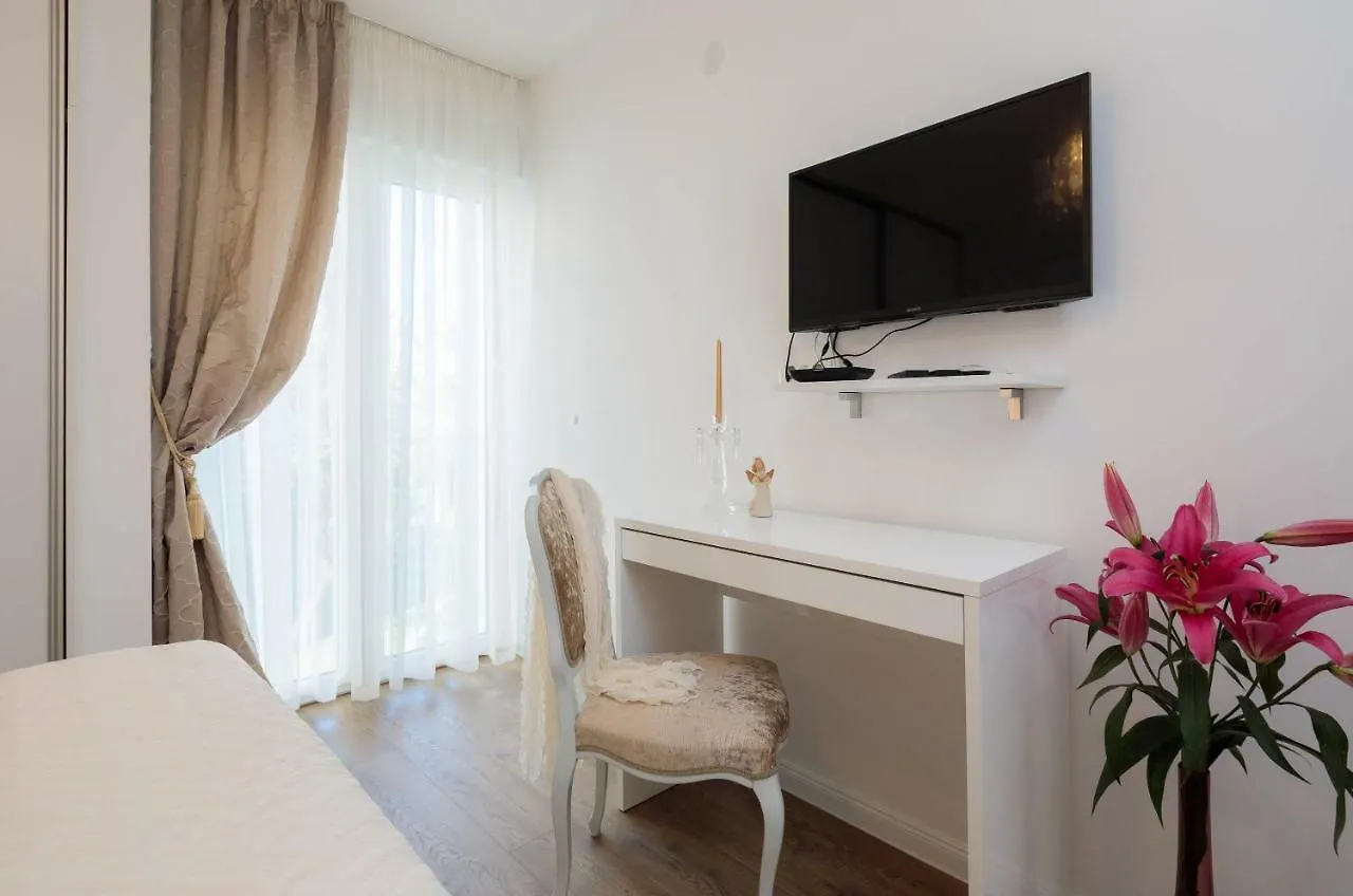 ספליט Apartment Amoretta With Parking