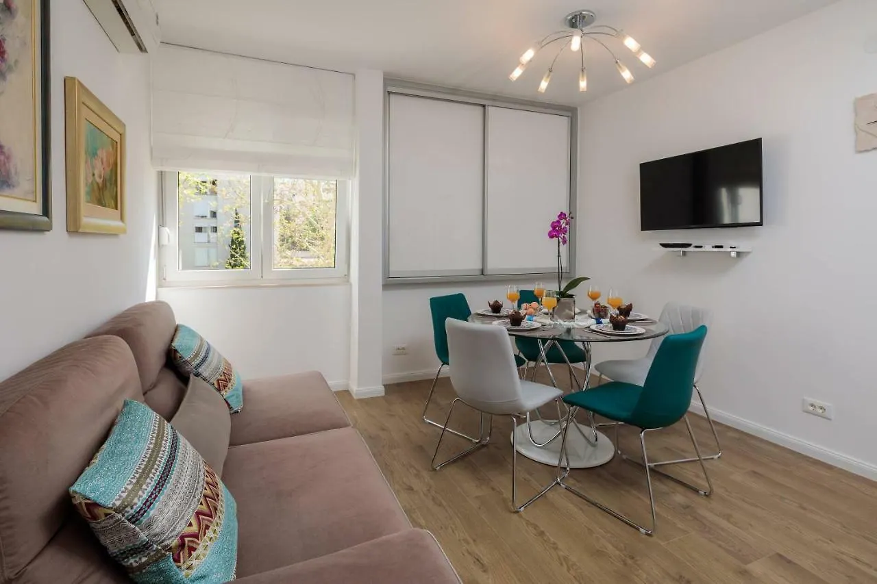 ספליט Apartment Amoretta With Parking