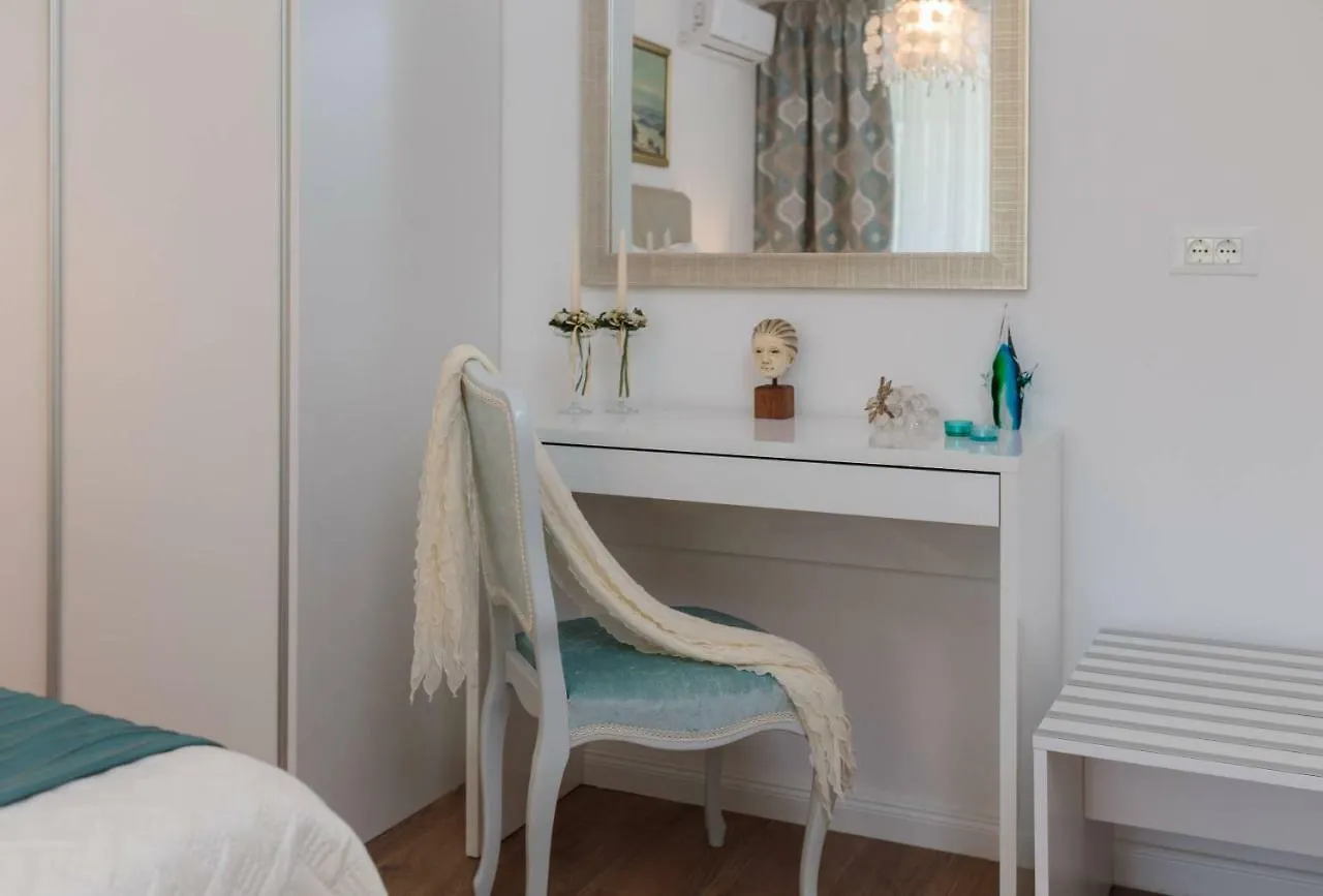 ספליט Apartment Amoretta With Parking