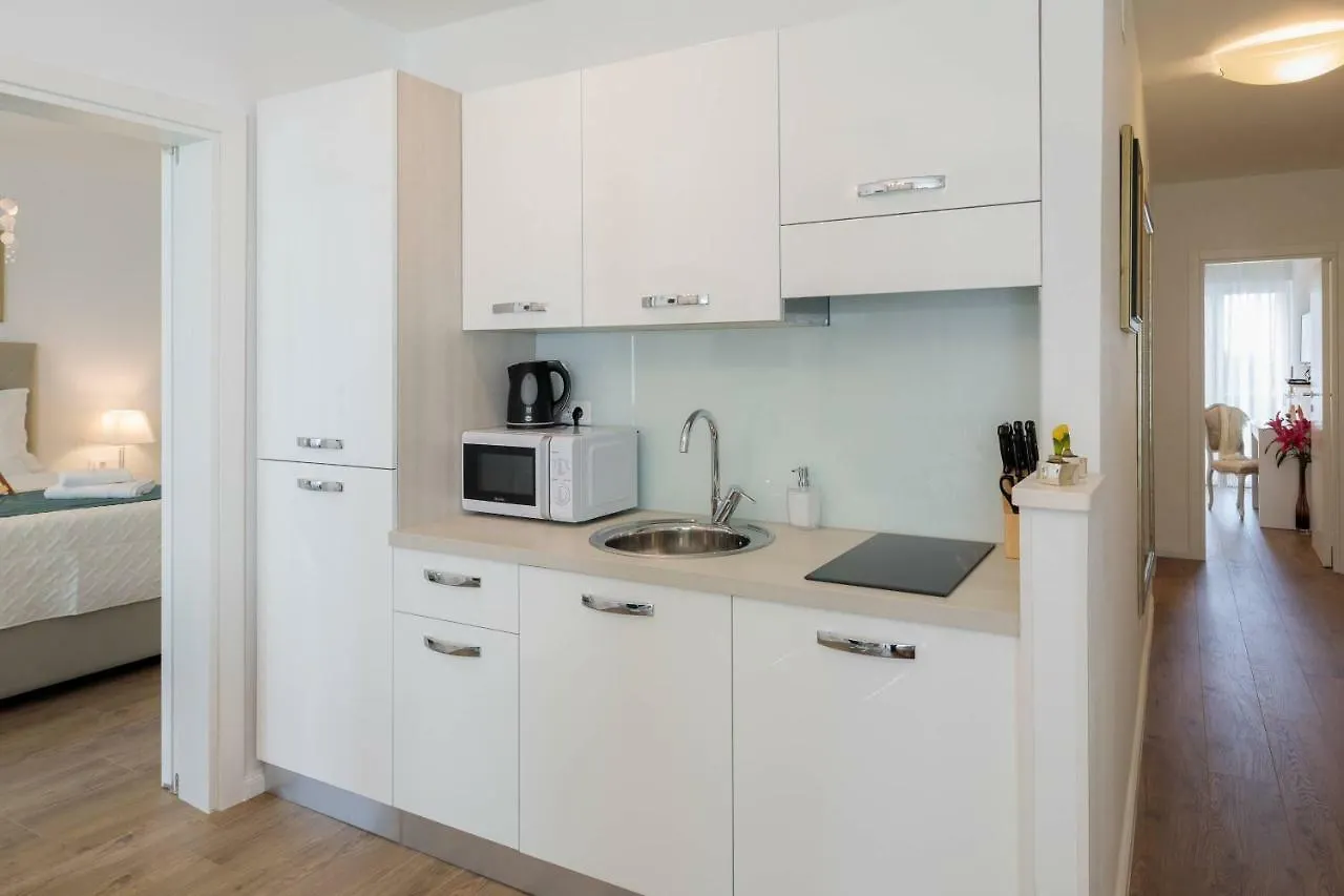 ספליט Apartment Amoretta With Parking